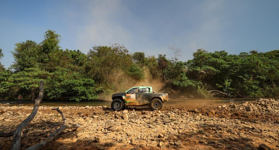 Bulldog Racing mantém ritmo na penúltima etapa do Sertões e segura o Top 3 no rally