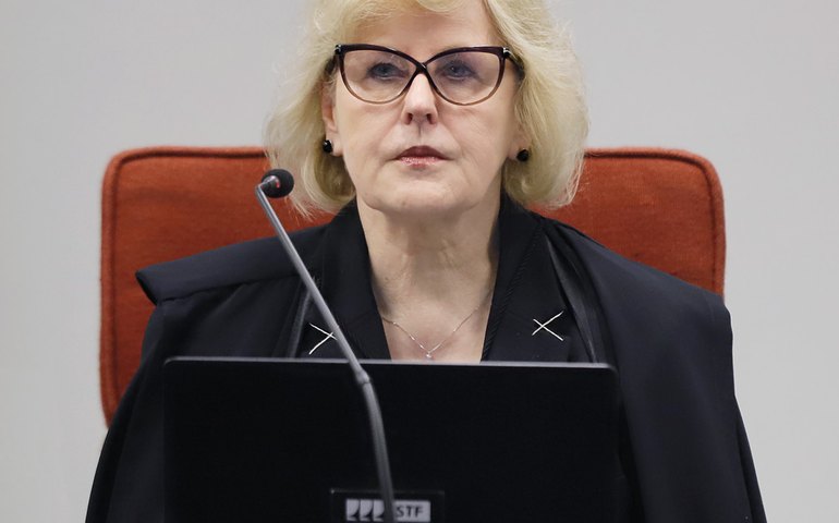 Rosa manda notícia-crime contra Bolsonaro sobre propina na negociação de vacinas