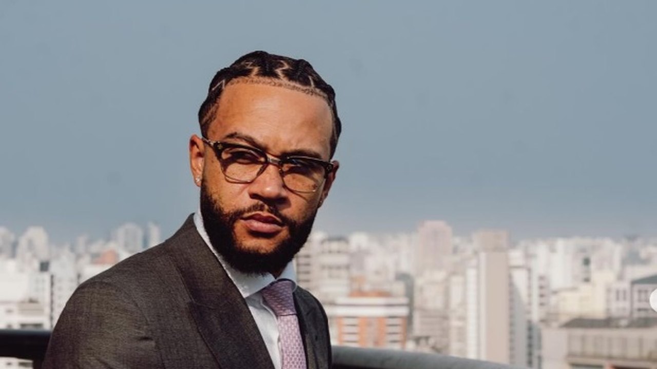 Corinthians apresenta modelo alternativo para tentar renovar contrato de Memphis Depay