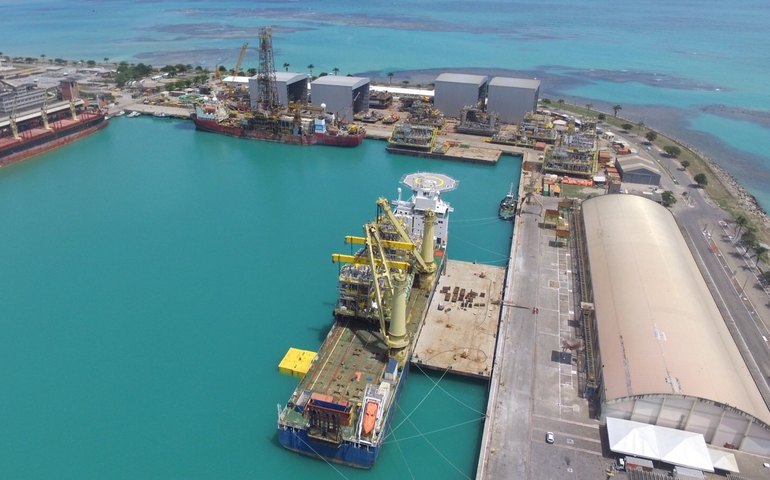 Área portuária MAC12: Ipiranga vence por R$ 107 mi após disputa acirrada em viva voz