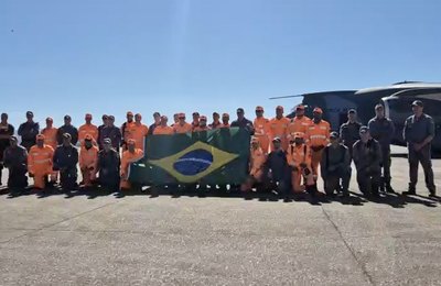 Quarto voo brasileiro para Venezuela decola com bombeiros e donativos