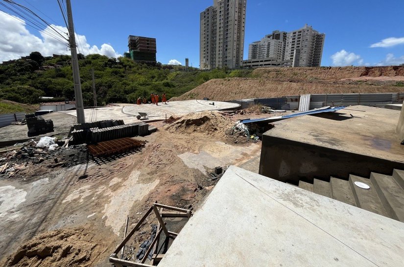 Prefeitura executa mais de 40 frentes de obras de infraestrutura pelo Brota na Grota em Maceió