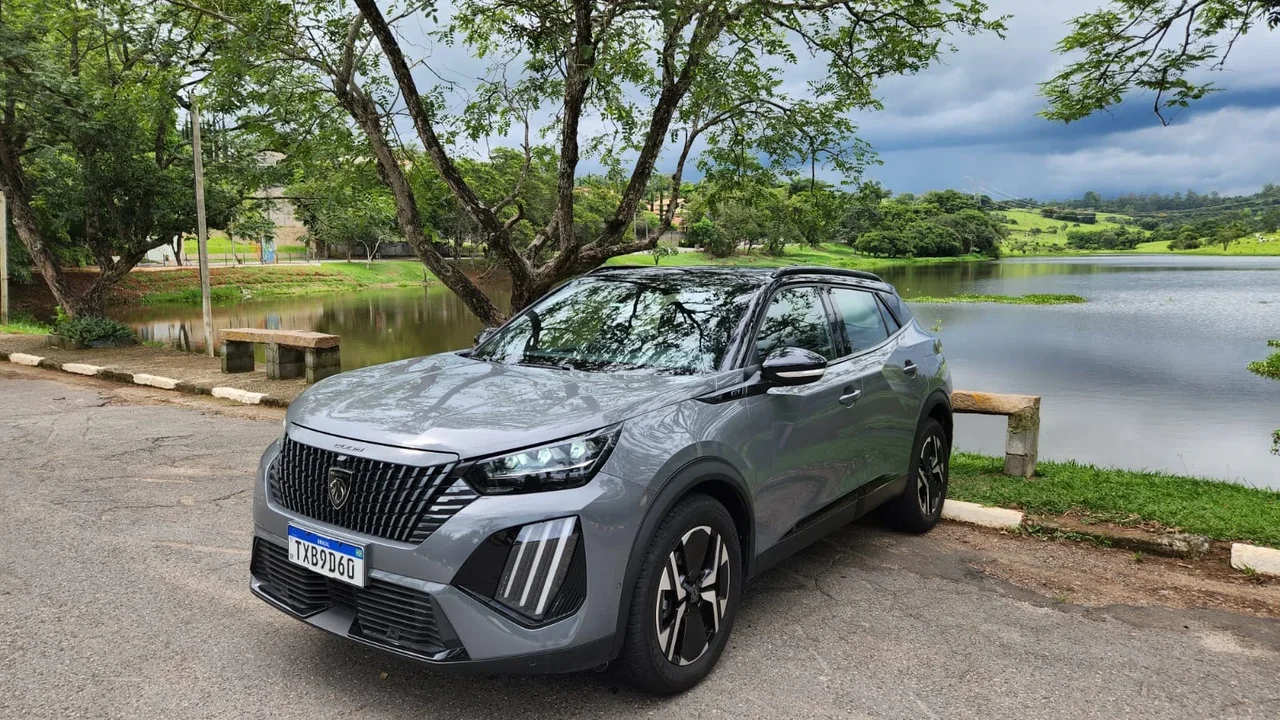 Peugeot aposta na tecnologia híbrida e amplia vendas da linha 2008 2026