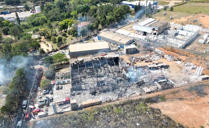 Metalúrgica ficou destruída depois da explosão