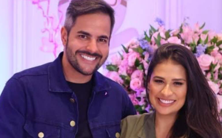 Kaká Diniz e Simone Mendes celebram nove anos de casamento