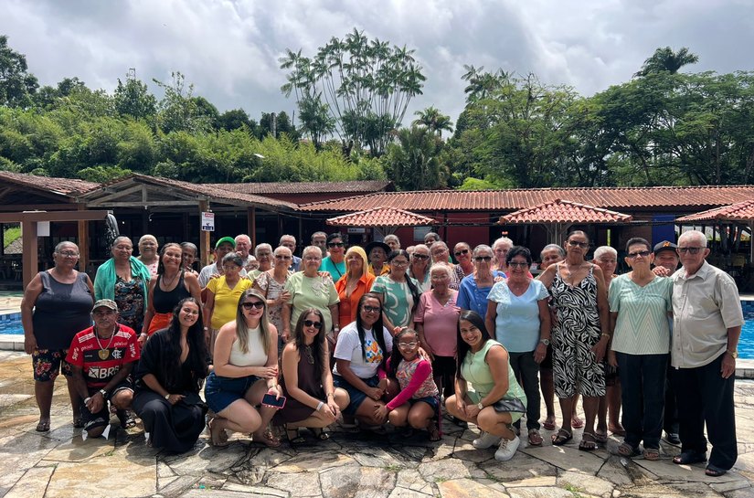 Idosos de Traipu vivenciam dia de lazer e integração em passeio promovido pela Assistência Social