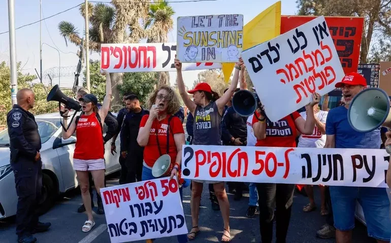 Netanyahu visita local de massacre do Hamas pela 1ª vez