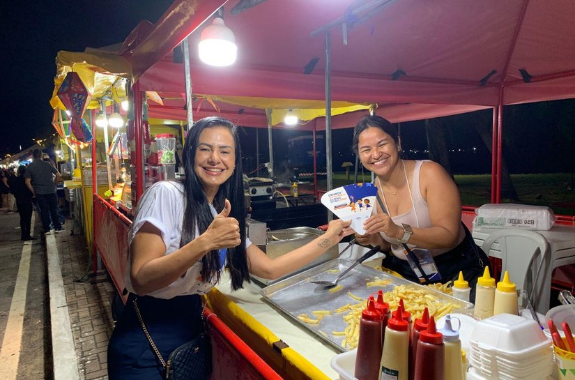 Prefeitura distribui pulseirinhas de identificação para crianças no primeiro dia do São João Massayó