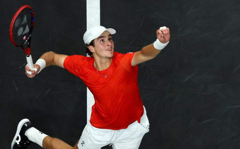 João Fonseca estreia com vitória e derruba o atual campeão do ATP 500 da Basileia