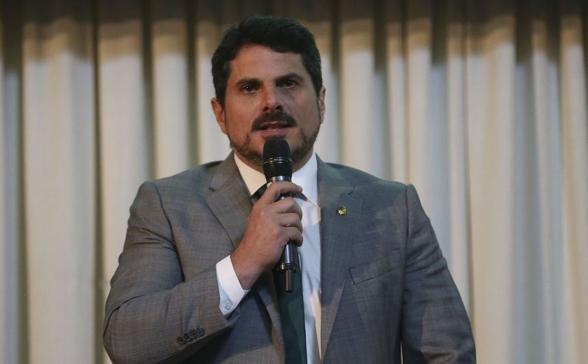 Marcos do Val pede saída de Renan Calheiros da relatoria da CPI da Covid