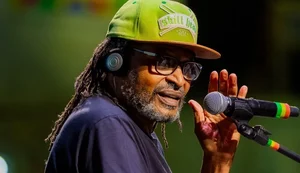 : Internado após passar mal ao voltar de show na Concha Acústica, cantor segue em observação por precaução