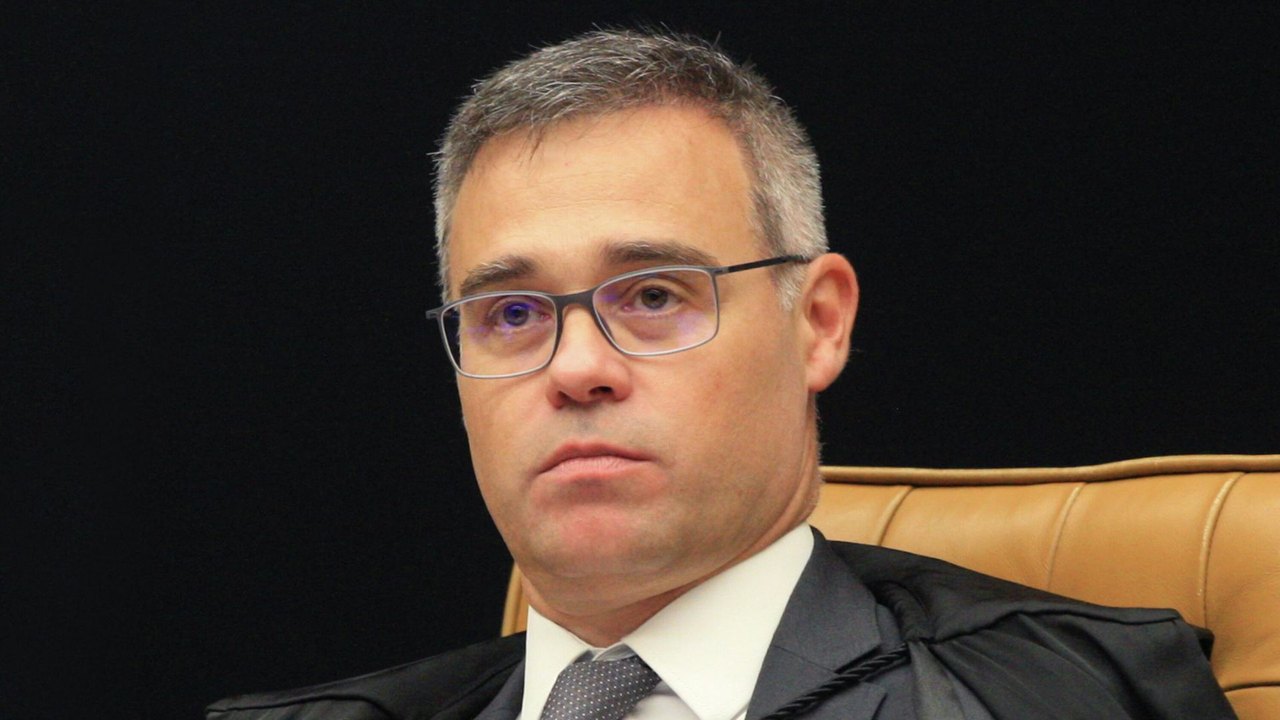 Mendonça determina a Lula a remoção de vídeos com pedidos explícitos de voto
