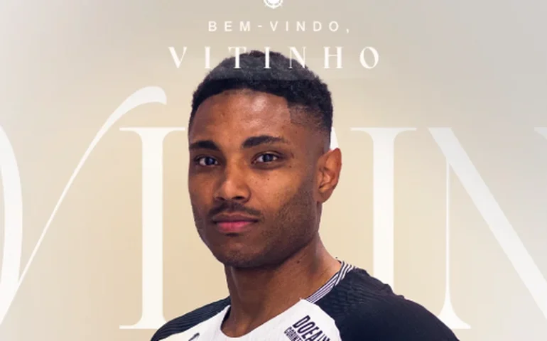 Vitinho é apresentado no Corinthians e pede tempo para estrear: 'Estou há dois meses sem jogar'