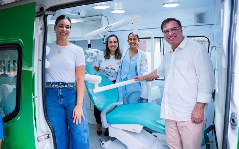 Prefeito Luciano Barbosa lança nova Unidade Odontológica Móvel no povoado Pau D’Arco