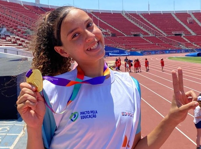 Estudante e atleta coruripense Maiza da Silva é campeã sul-americana