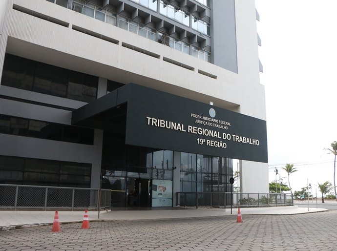 Greve geral: falta de transporte público faz TRT/AL suspender prazos e audiências