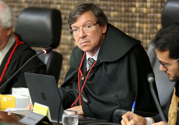 Presidente do TJ nega suspensão de reintegração de escola em Arapiraca