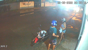 Mulher tem moto roubada na porta de casa em Aracaju