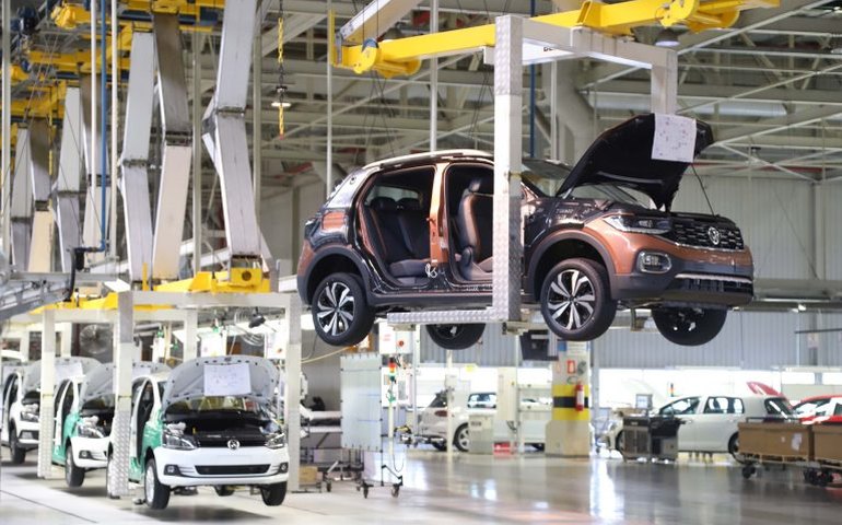 Lei fixa prazo para governo definir contrapartidas para empresa entrar na Zona Franca de Manaus