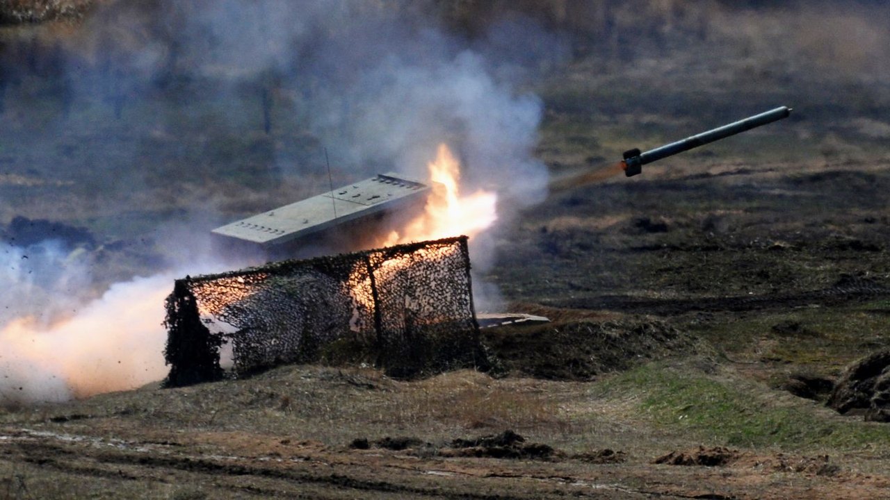 Rússia atinge oficinas de produção de complexos robóticos e drones de longo alcance ucranianos, diz MD
