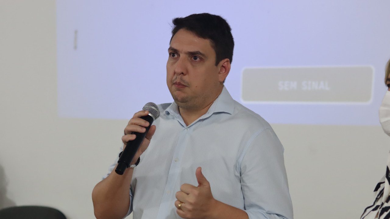 Secretário de Educação dialoga com corpo corpo técnico e coordenadores sobre avanços para área