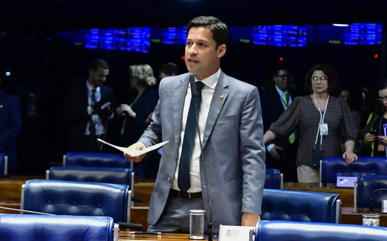 Vídeo: a resposta de Rodrigo Cunha ao ser ‘atacado’ por Renan Calheiros sobre o empréstimo de US$ 40 milhões