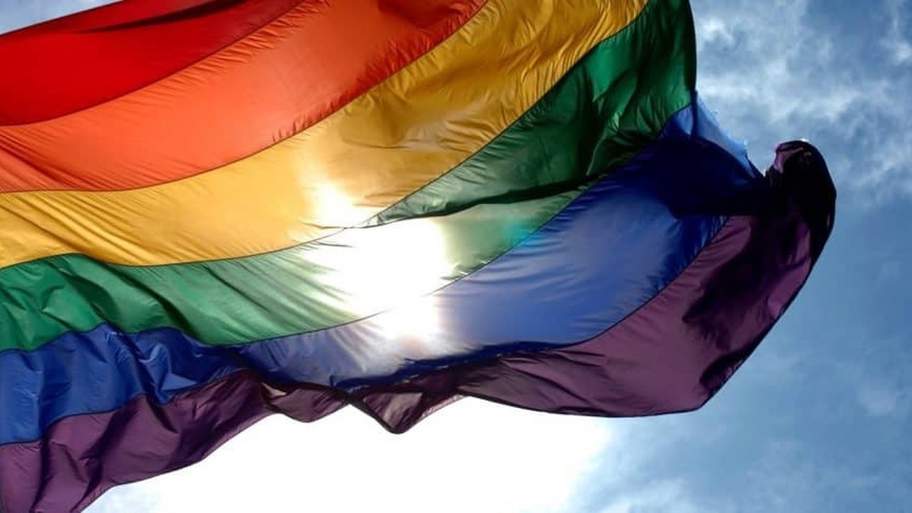 Crime de ódio: dona de loja em Los Angeles é morta por causa de bandeira LGBT+