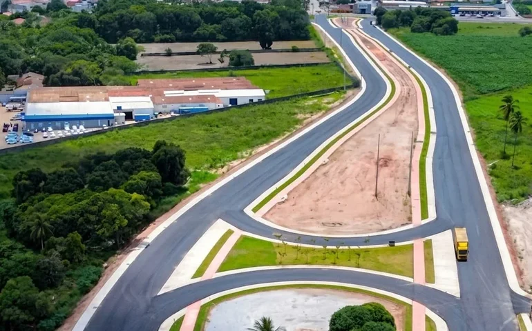 Com avanço das obras, novo binário de Arapiraca já recebe sinalização e mobiliários urbanos
