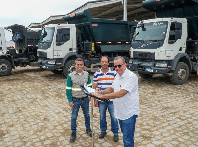 MVV doa materiais de construção para uso em obras e serviços em Craíbas