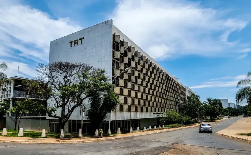 TRT-1 concede bônus de R$ 12,5 mil por acúmulo de função a juízas licenciadas