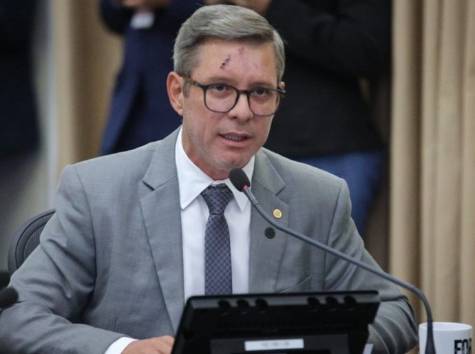 Cabo Bebeto questiona atraso de repasses do Promater e chama atenção para risco de fechamento de maternidades