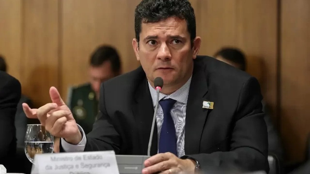 Sérgio Moro cobra do presidente Lula políticas públicas de combate à corrupção
