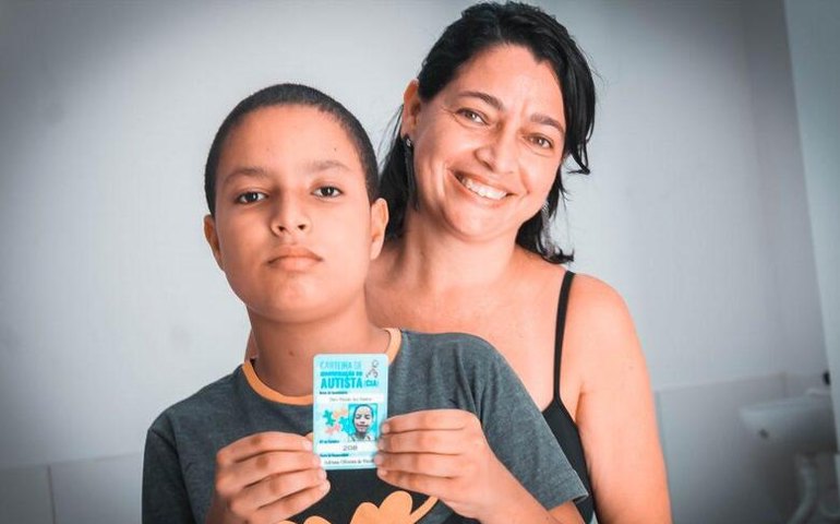 Carteira de Identificação do Autista de Maceió garante atendimento prioritário
