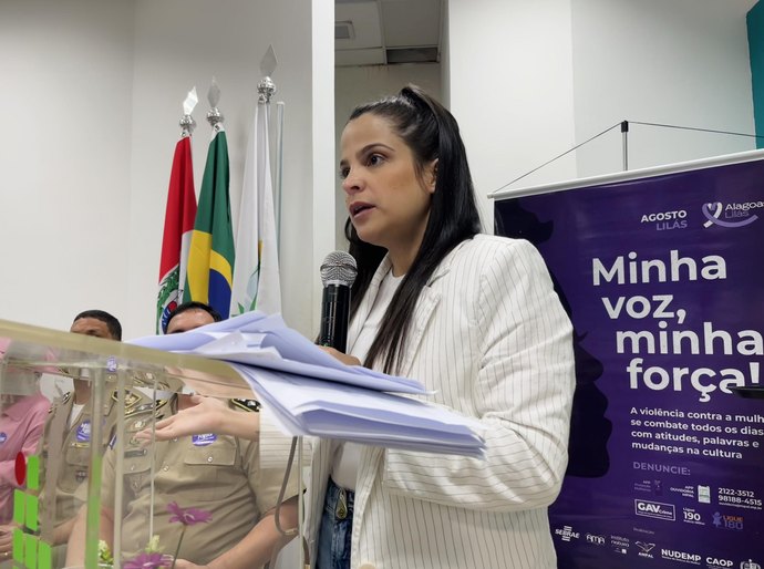 Secretária Marília Albuquerque participa de roda de conversa com mulheres de Coruripe