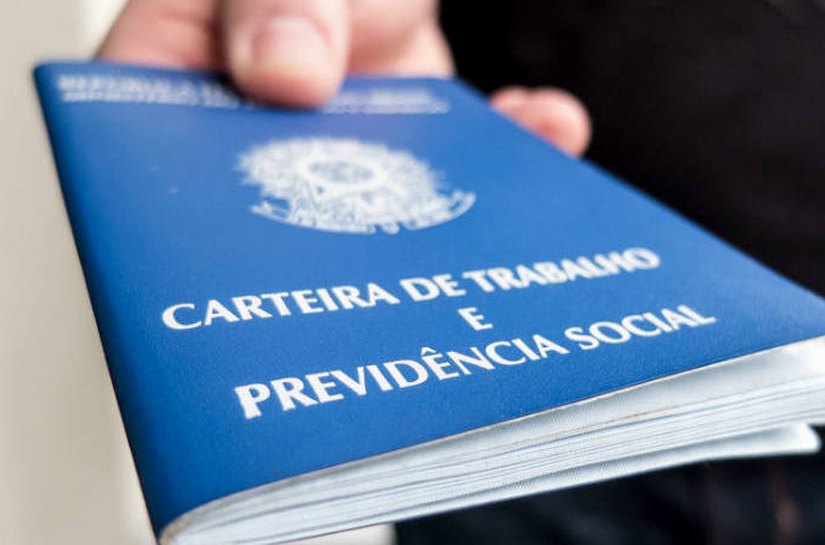 Sine Maceió orienta trabalhador na emissão da carteira de trabalho