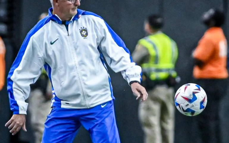 Dorival Junior se emociona e vai às lágrimas ao comentar a morte do tio Dudu, ídolo do Palmeiras