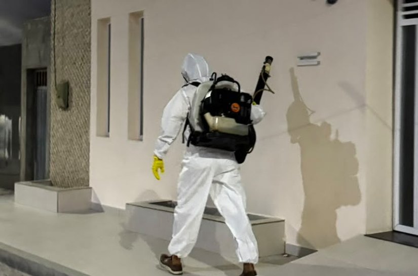 Setor de Endemias intensifica combate ao Aedes aegypti com uso de bombas costais em Delmiro Gouveia