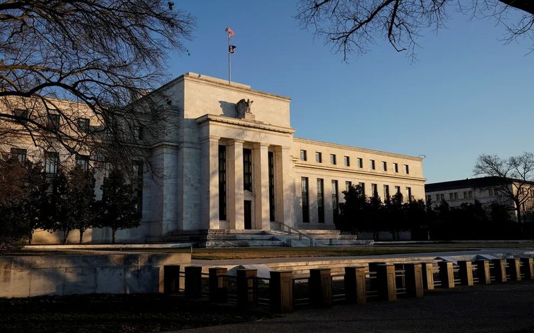 Fed mantém juros, mas indica nova alta no ano