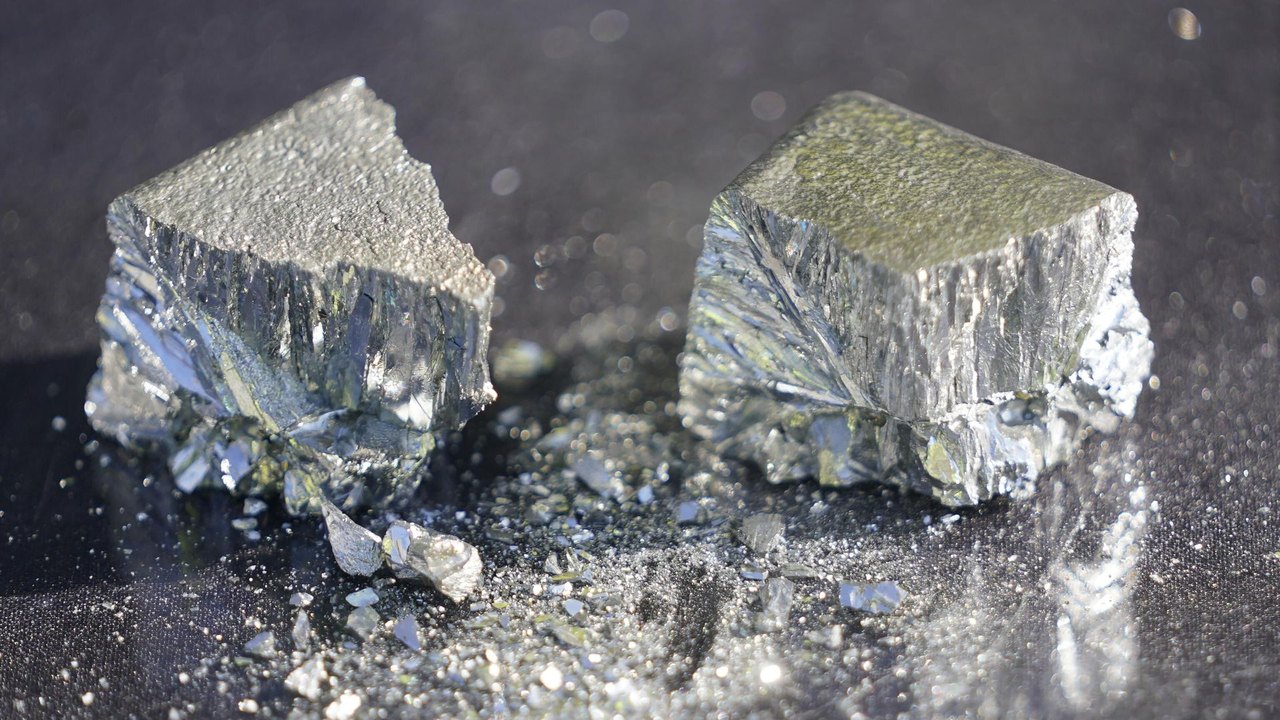 UE está muito atrás de EUA e China na corrida por minerais críticos, alerta jornal
