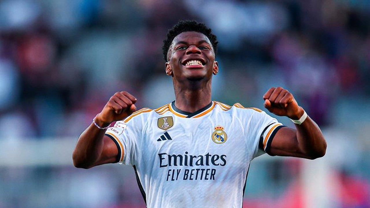 Com 2 gols de Bellingham, Real Madrid busca virada por 2 a 1 no clássico com Barcelona