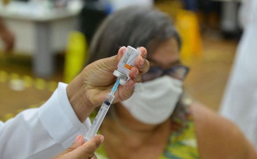 Vacinados contra a covid-19 no Brasil chegam a 27,9 milhões; 13,2% da população