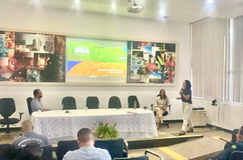 Iplan apresenta processo participativo de gestão da orla em oficina de capacitação