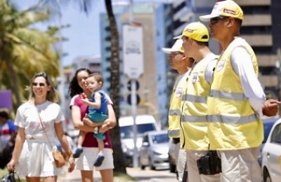 Ronda no Bairro completa 100 dias em áreas comerciais da orla de Maceió