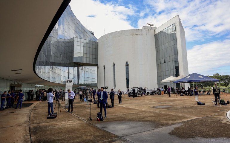 STF retoma julgamento de denúncia de golpe contra Bolsonaro, acompanhe