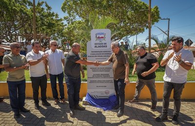 Governo entrega pavimentação asfáltica e autoriza construção de escola em São Miguel dos Milagres