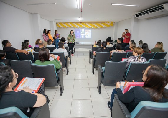 Saúde capacita profissionais para atualização sobre coleta de dados em testes de triagem neonatal