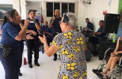 Semsc promove manhã especial para idosos de abrigo na parte alta de Maceió