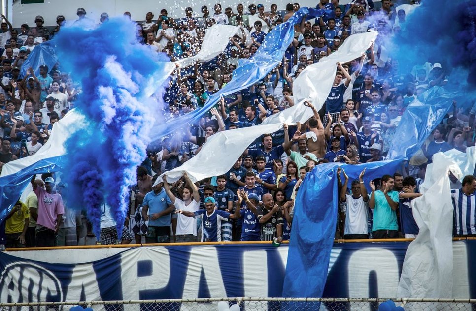 torcida do confiança.jpg