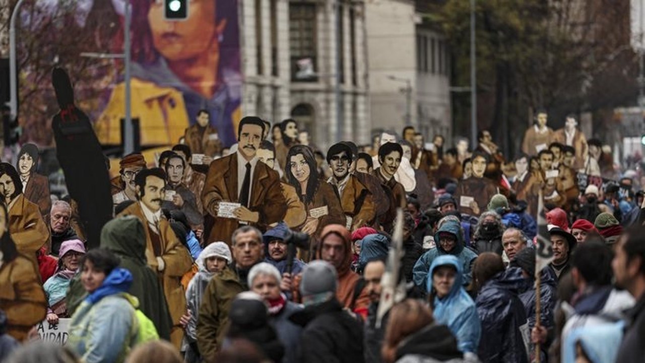 Chile cria força-tarefa para rastrear desaparecidos da ditadura Pinochet