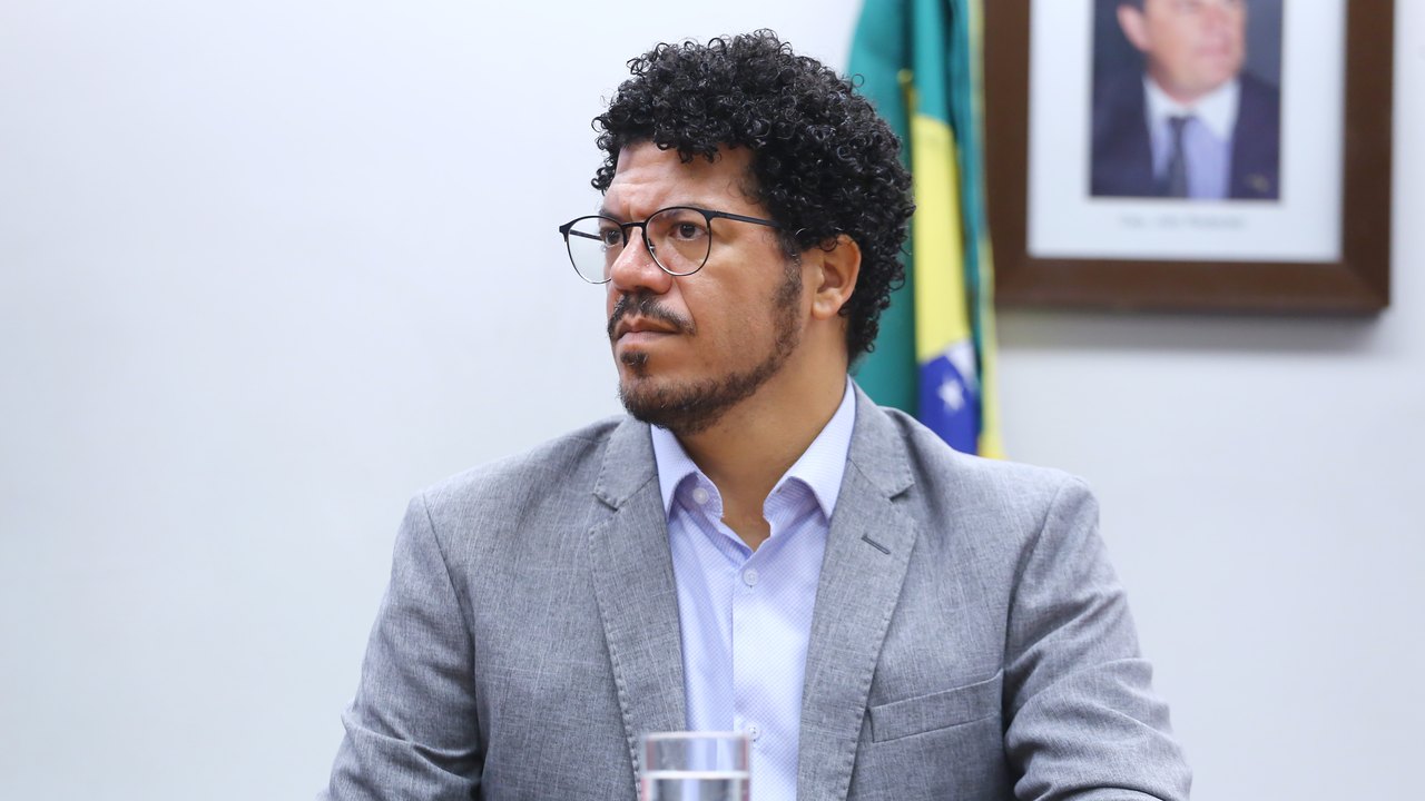 Governo e deputados da Comissão de Segurança Pública discordam sobre políticas de combate à violência nas escolas